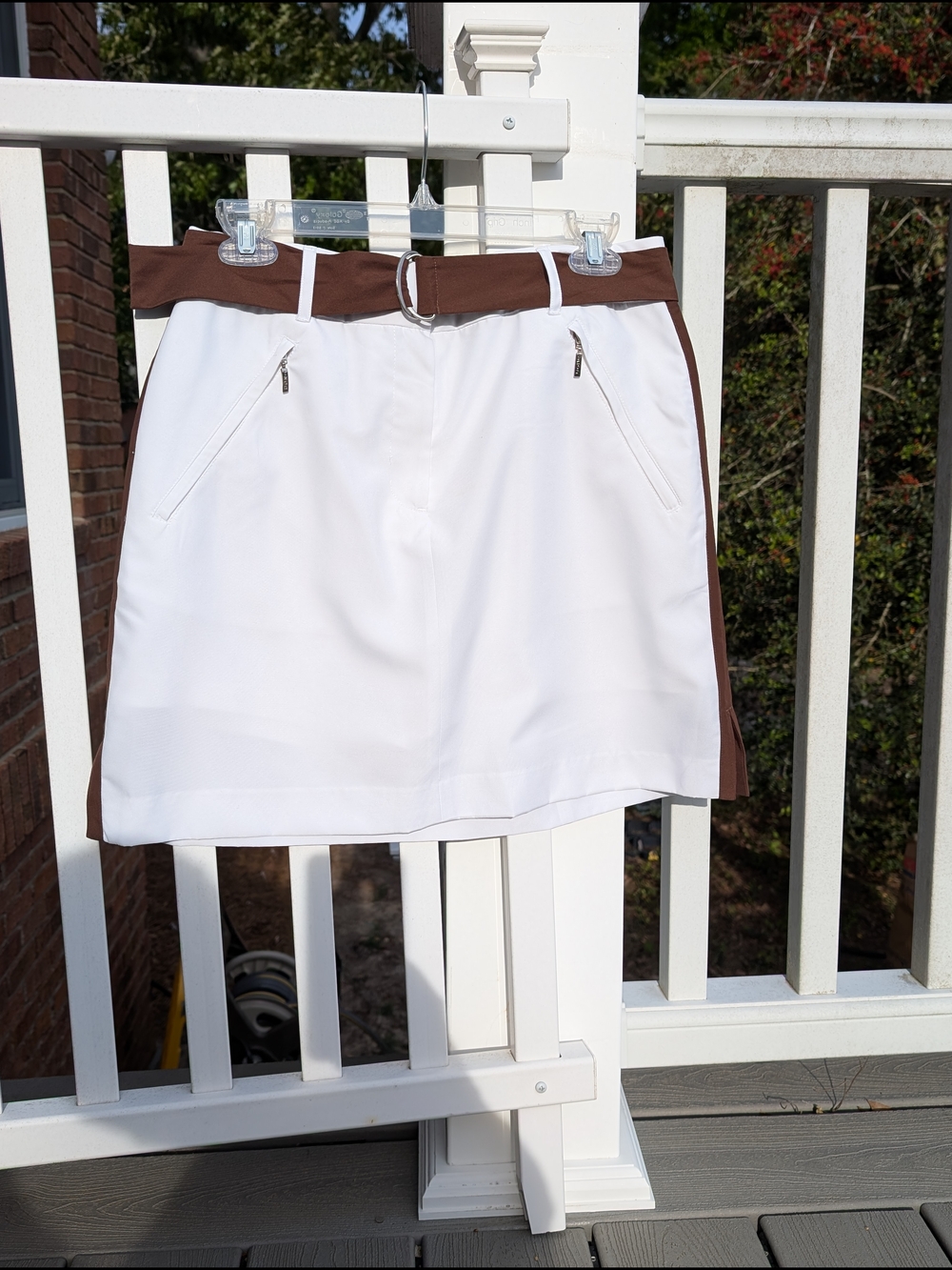 Izod White and Brown Golf Skirt with Belt SZ 6